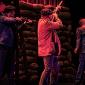 Escena de la obra Balada del Norte | El berciano Luis Alija lleva al Bergidum la revolución minera del 34 adaptada bajo el nombre de 'La balada del norte' 