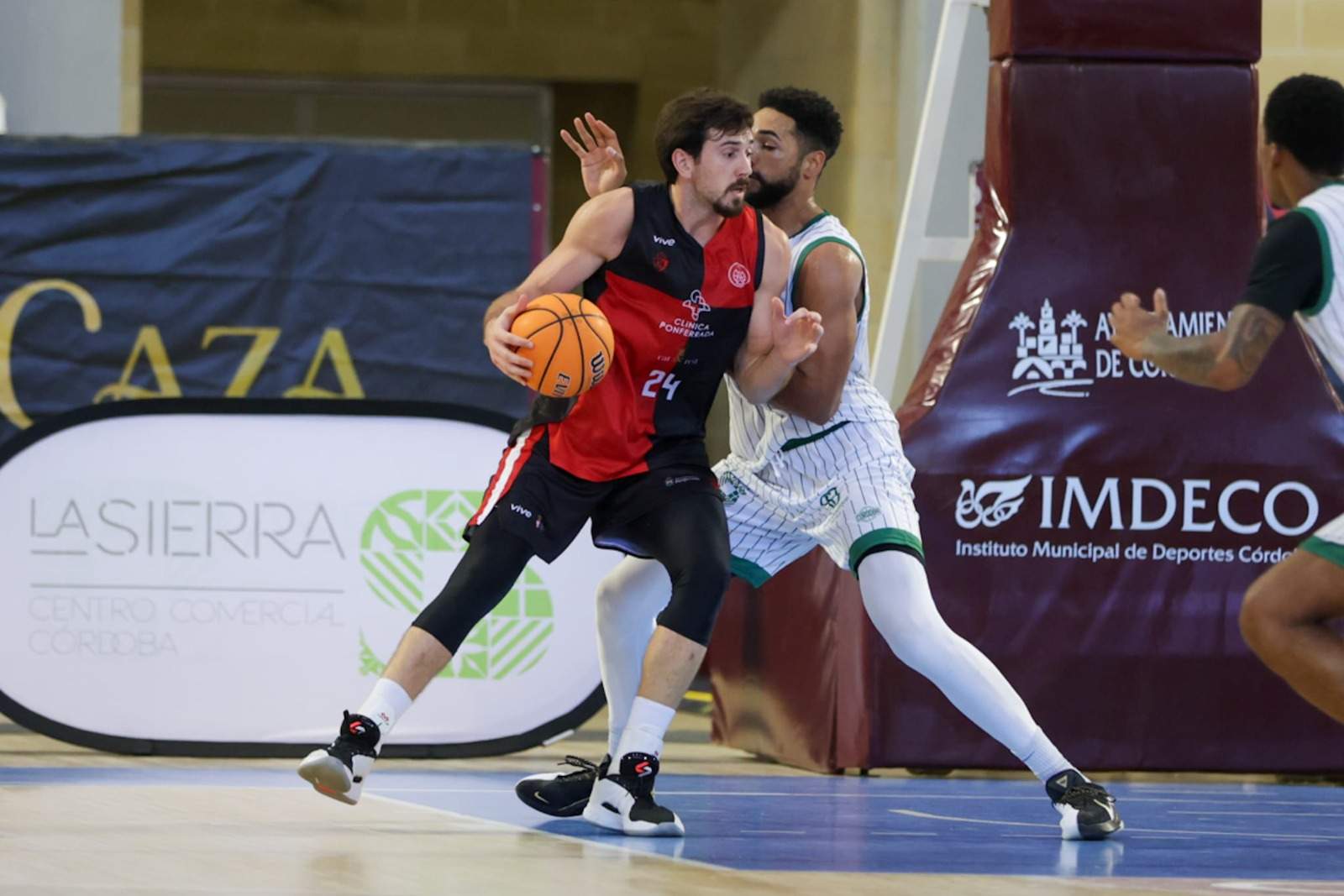 Coto Córdoba Clínica Ponferrada fotos @franperez70 (2) Coto Córdoba Clínica Ponferrada fotos @franperez70 (2)