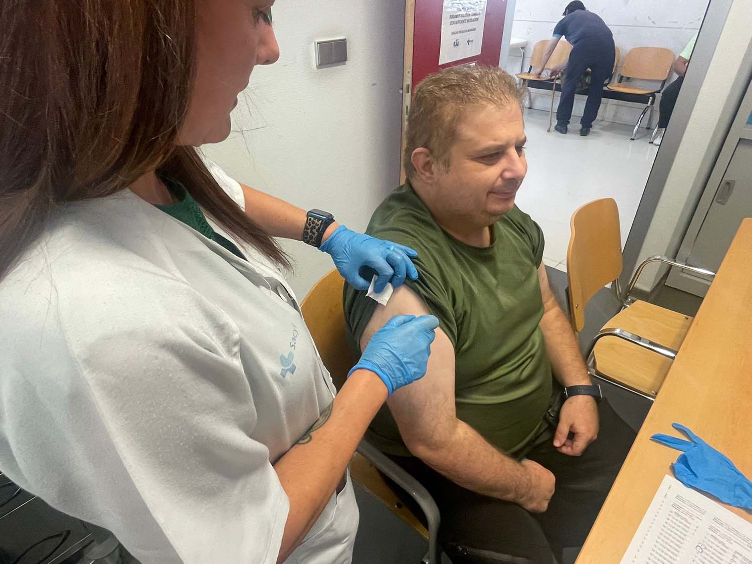 Vacunación en el centro de salud de Cuatrovientos