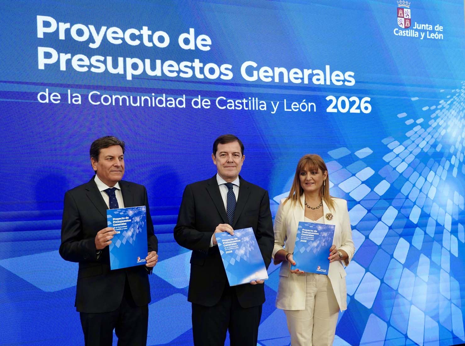 Leticia Pérez ICAL. El presidente de la Junta de Castilla y León, Alfonso Fernández Mañueco, comparece en rueda de prensa para presentar el proyecto de Ley de Presupuestos Generales de la Comunidad de Castilla y Le (4)