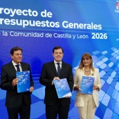 El presidente de la Junta de Castilla y León, Alfonso Fernández Mañueco, comparece en rueda de prensa para presentar el proyecto de Ley de Presupuestos Generales de CyL | Leticia Pérez ICAL