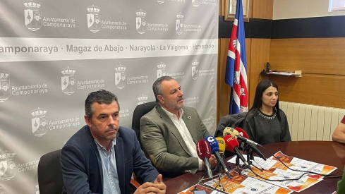 La 8ª Feria de la Miel de Camponaraya acoge a más de 30 expositores y reivindica ayudas para un sector "muy castigado" por los incendios