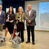 ICAL. Flor León y Lucía Arroyo se alzan con los premios Diputación de León a la Mujer Rural 2025. En la imagen junto al presidente de la Diputación de León, junto con el diputado de Derechos Sociales, Francisco Javier Álvarez,
