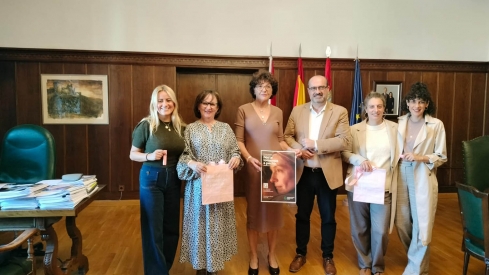 Ponferrada y la AECC unirán fuerzas en 2026 con un calendario común de prevención y apoyo contra el cáncer