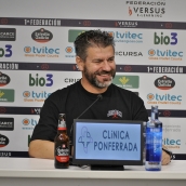 El entrenador de la Ponferradina, Fernando Estévez
