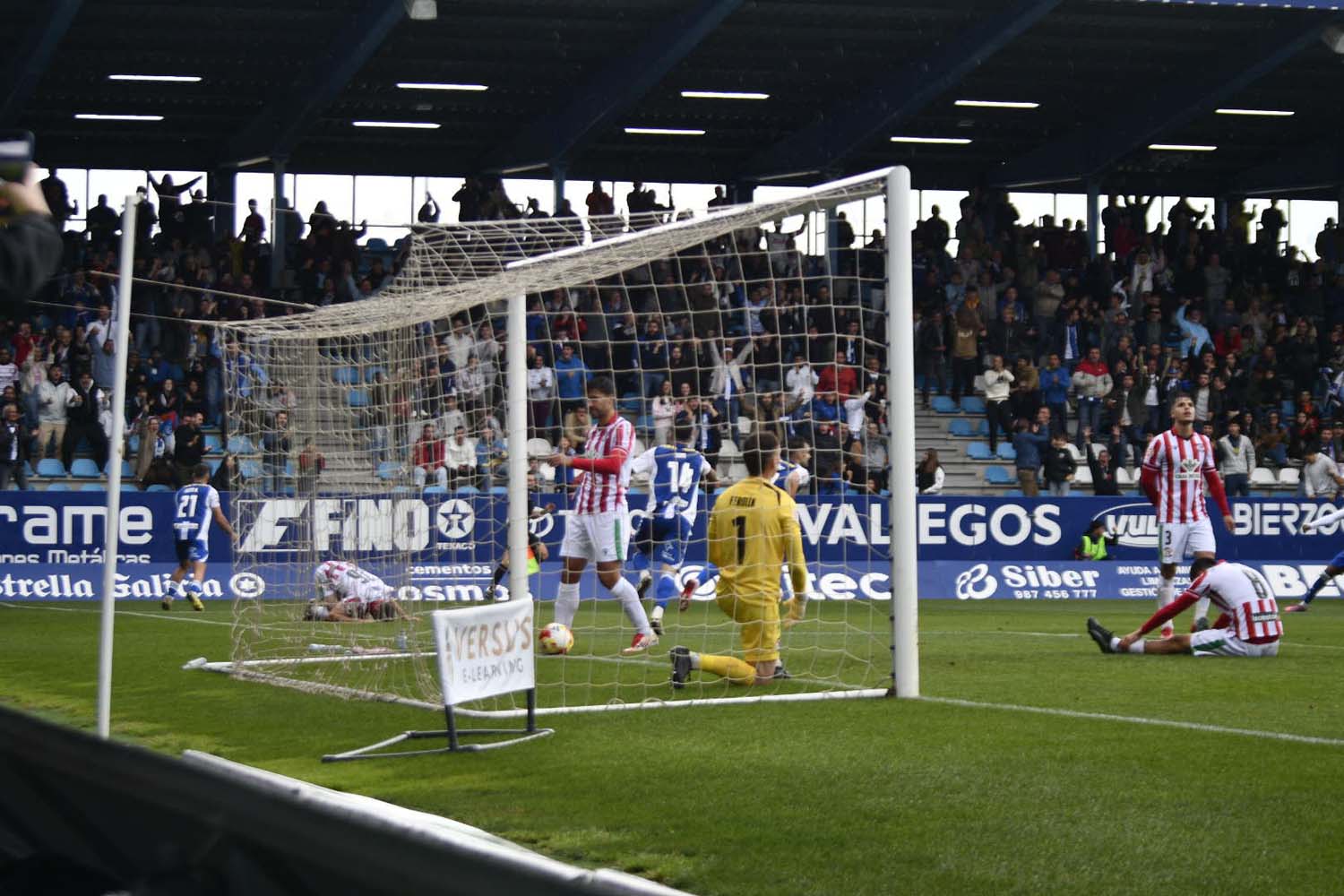 Gol de la Ponferradina vs Zamora (54)
