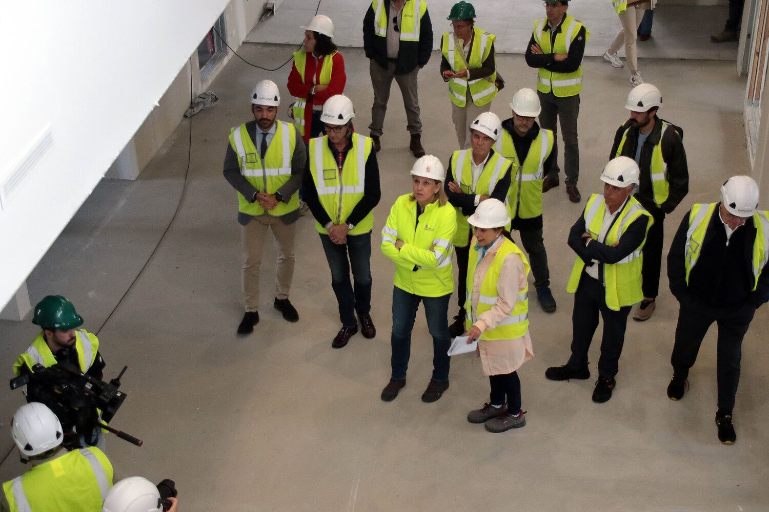 La vicepresidenta de la Junta de Castilla y León y consejera de Familia e Igualdad de Oportunidades, Isabel Blanco, visita las obras de la Unidad de Valoración de León | Peio García / ICAL