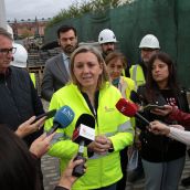 La vicepresidenta de la Junta de Castilla y León y consejera de Familia e Igualdad de Oportunidades, Isabel Blanco, visita las obras de la Unidad de Valoración de León | Peio García / ICAL
