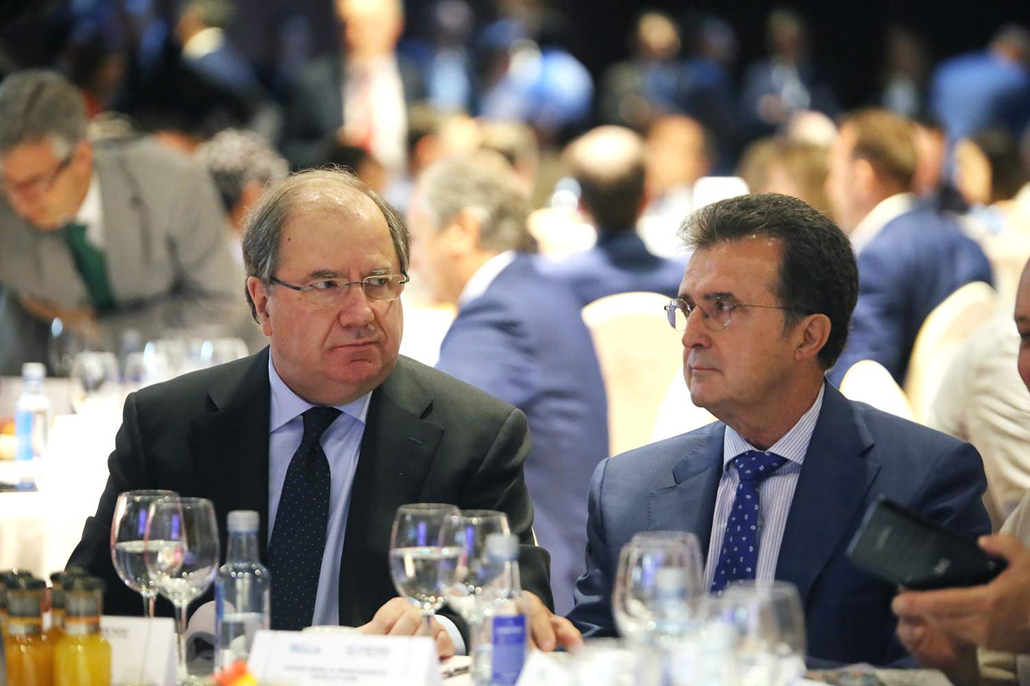 El presidente de la Junta de Castilla y León en el año 2018, Juan Vicente Herrera (I), y el empresario José Luis Ulibarri (D) El presidente de la Junta de Castilla y León en el año 2018, Juan Vicente Herrera (I), y el empresario José Luis Ulibarri (D)