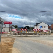 Obras en la rotonda de acceso a Toral de Merayo