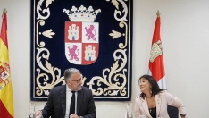 Ruben Cacho ICAL. El presidente de las Cortes, Carlos Pollán, y la vicepresidenta segunda, Ana Sánchez, durante la reunión de la Mesa de las Cortes de Castilla y León Ruben Cacho ICAL. El presidente de las Cortes, Carlos Pollán, y la vicepresidenta segunda, Ana Sánchez, durante la reunión de la Mesa de las Cortes de Castilla y León
