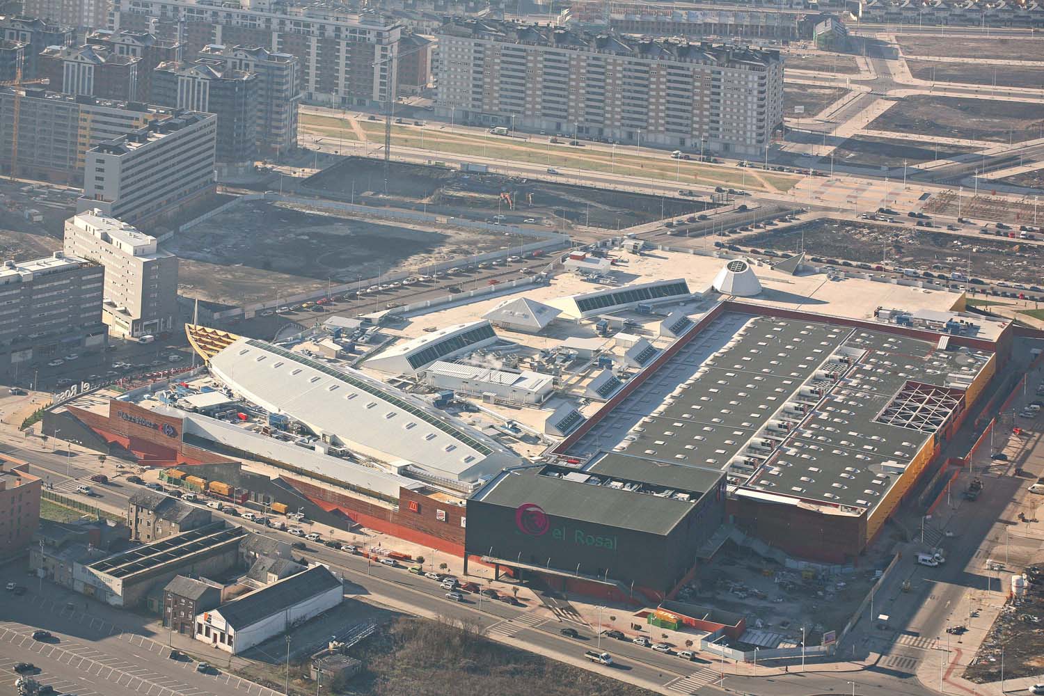 Construcción del CC El Rosal. Cedidas a InfoBierzo(1) Construcción del CC El Rosal. Cedidas a InfoBierzo(1)