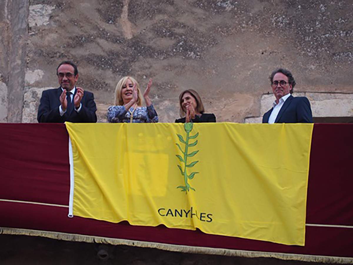 La doctora de Villafranca del Bierzo Marisa López Teijón compra el Castillo de Canyelles y lo dona al municipio La doctora de Villafranca del Bierzo Marisa López Teijón compra el Castillo de Canyelles y lo dona al municipio