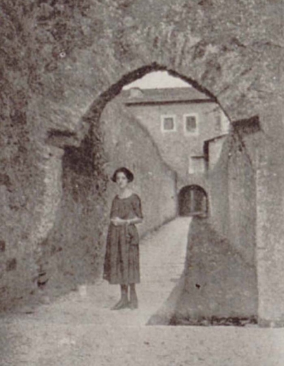 Puerta romana en la calle del agua de Villafranca