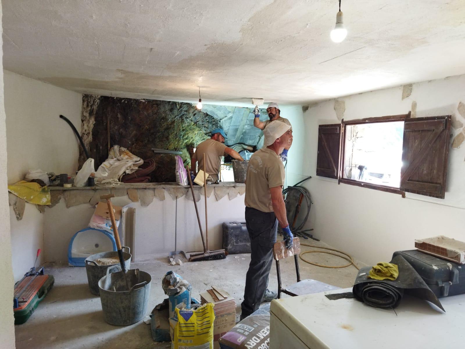 Obras de adecuación del local de la Junta Vecinal de Montes de Valdueza(1)