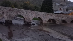Este es el estado del río Meruelo a su paso por Molinaseca con las primeras lluvias tras los incendios | Foto: Asociación Tyto Alba