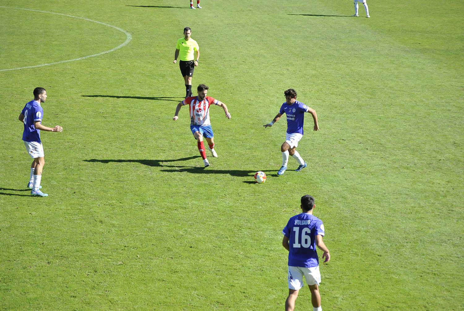 El Atlético Bembibre hace sudar al líder, el Cristo Atlético