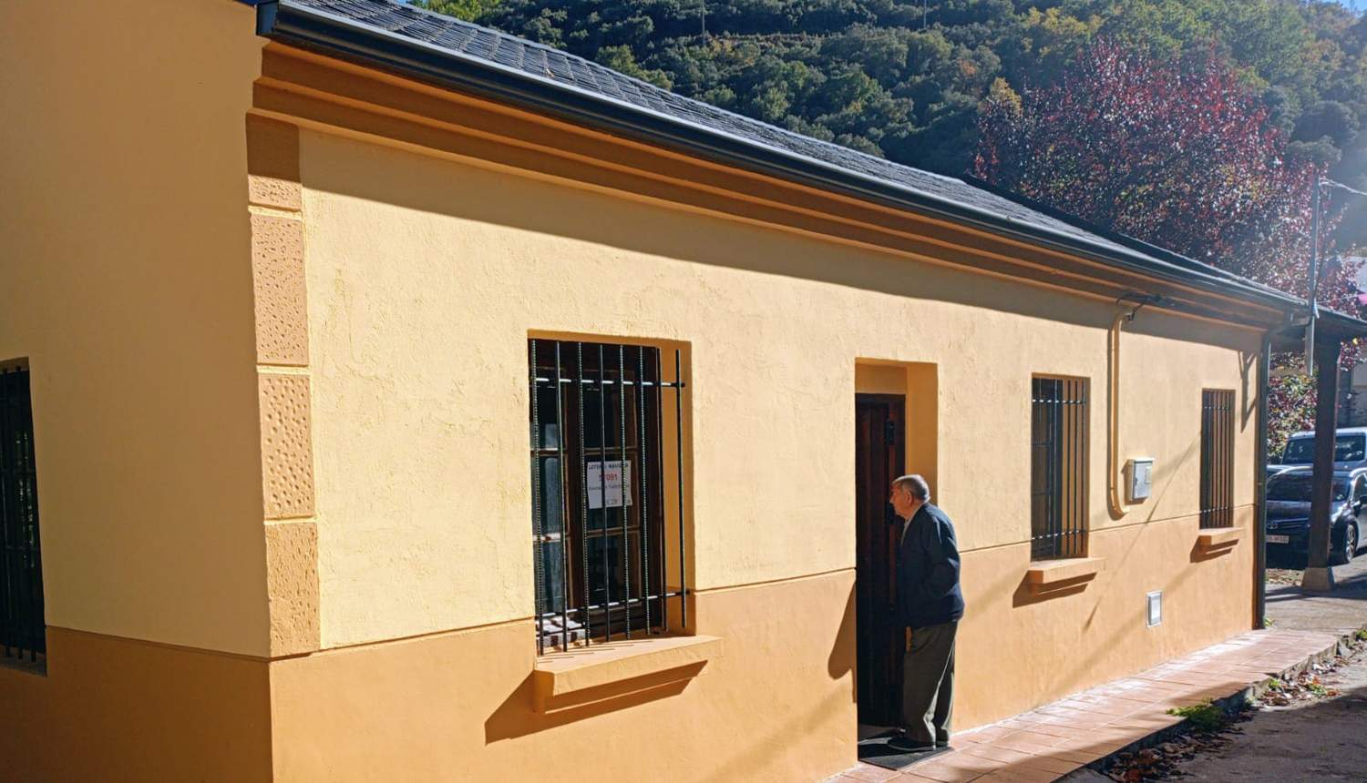 Rehabilitación de las escuelas de Valdefrancos (Ponferrada) (2)