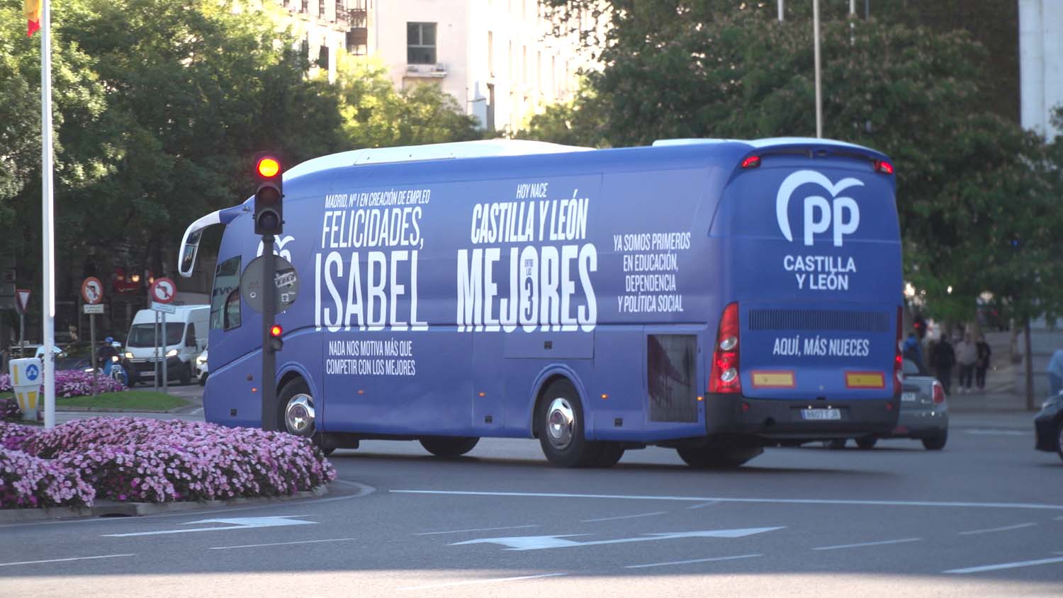 Castilla y Leon entre las 3 mejores. Autobús del PPCyL por Madrid (1) Castilla y Leon entre las 3 mejores. Autobús del PPCyL por Madrid (1)