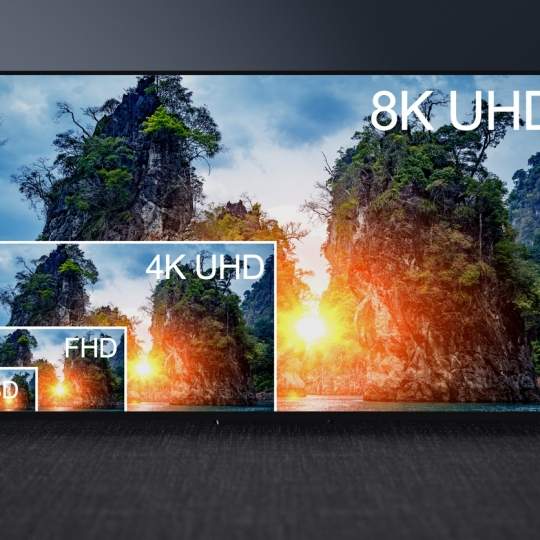 TV 8k | iStock: (Autor: Pavel Muravev)