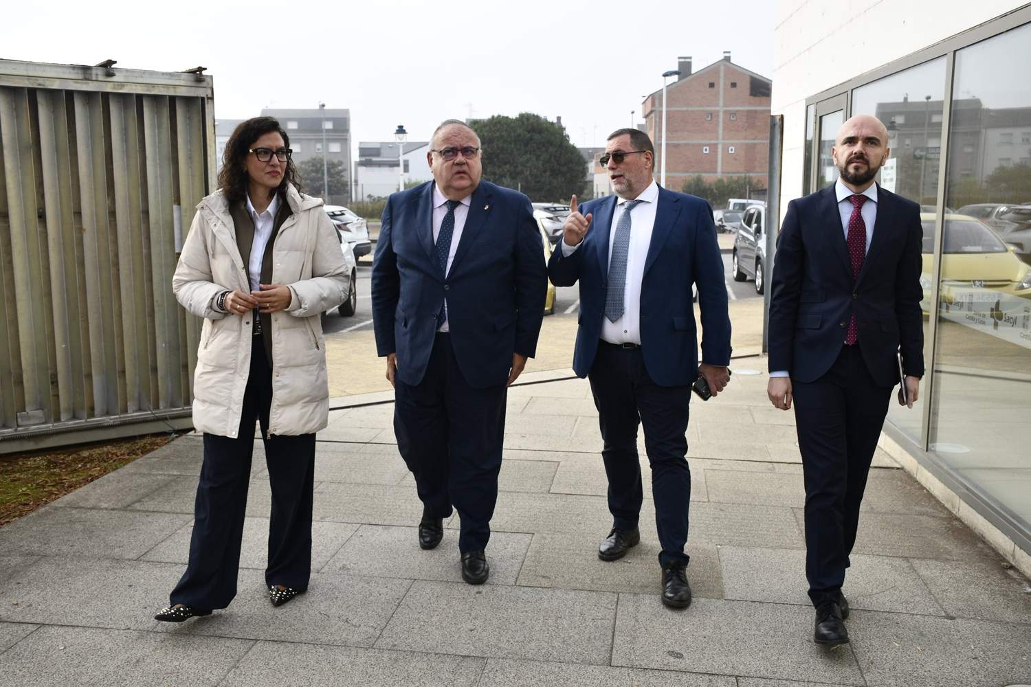 César Sánchez / ICAL. La concejala de Fomento, Lidia Coca, el consejero de Sanidad, Alejandro Vázquez Ramos y el gerente del Hospital del Bierzo, Juan Ortíz-Saracho César Sánchez / ICAL. La concejala de Fomento, Lidia Coca, el consejero de Sanidad, Alejandro Vázquez Ramos y el gerente del Hospital del Bierzo, Juan Ortíz-Saracho