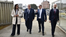 César Sánchez / ICAL. La concejala de Fomento, Lidia Coca, el consejero de Sanidad, Alejandro Vázquez Ramos y el gerente del Hospital del Bierzo, Juan Ortíz-Saracho