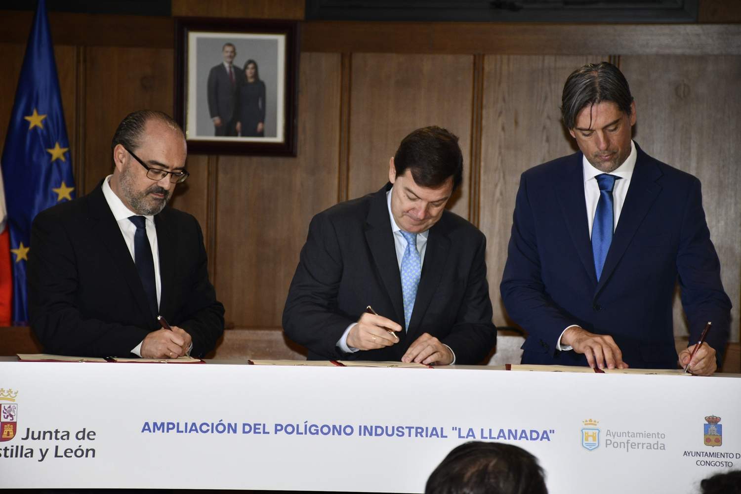 Firma de la ampliación del polígono industrial de la llanada (1) Firma de la ampliación del polígono industrial de la llanada (1)