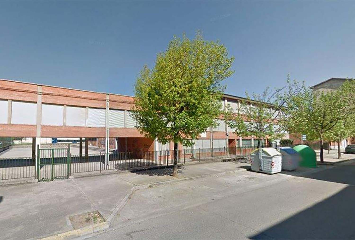 Antiguo Colegio de Flores del Sil Antiguo Colegio de Flores del Sil