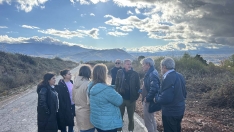 El PSOE denuncia la ocupación de fincas privadas en las obras del acceso a La Llanada desde Santo Tomás