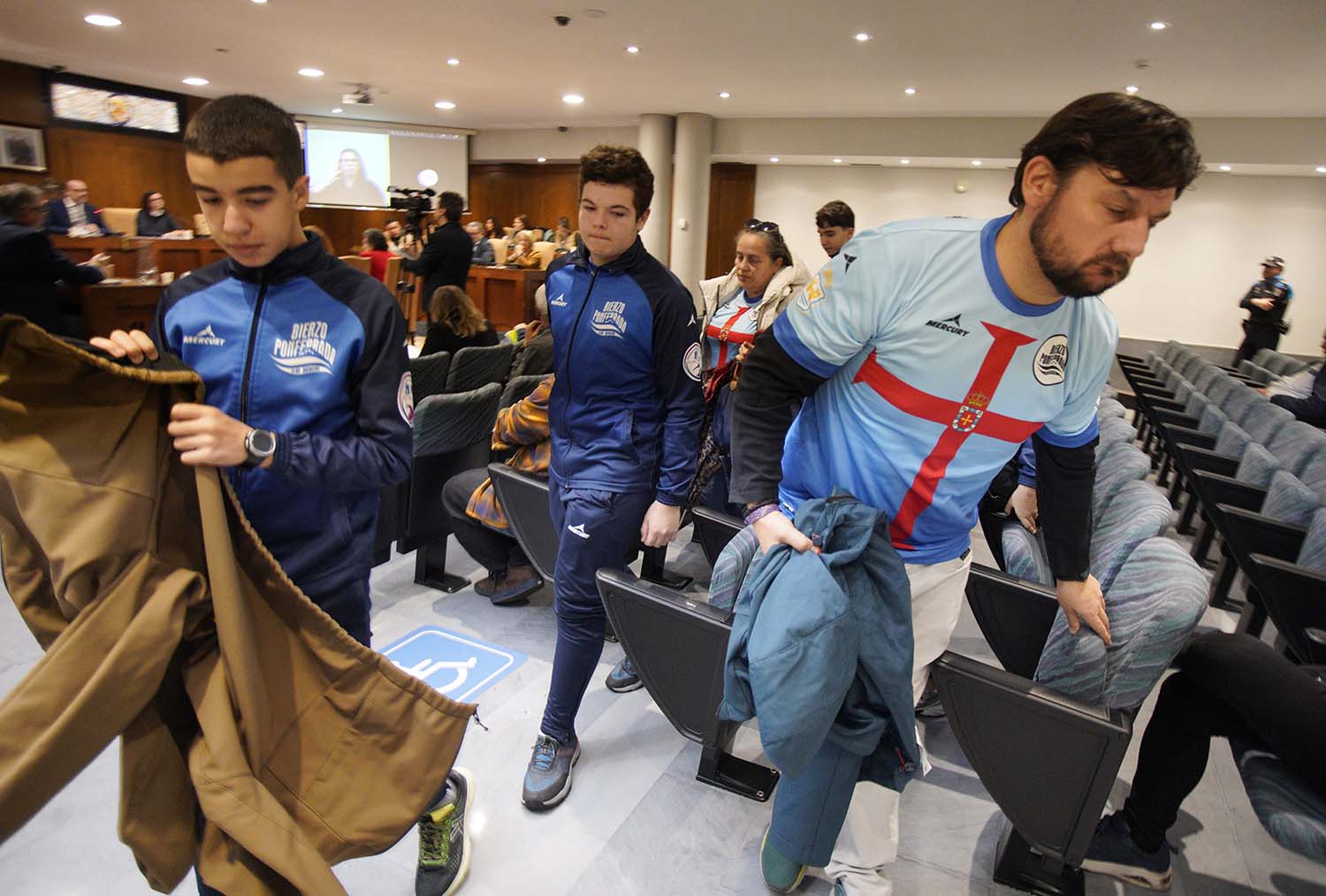 César Sánchez ICAL.Club natación Bierzo Ponferrada Pleno del Ayuntamiento de Ponferrada en el que se ha rechazado ell proyecto para reconstruir las piscinas climatizadas del complejo Lydia Valentín de Ponferrada. César Sánchez ICAL.Club natación Bierzo Ponferrada Pleno del Ayuntamiento de Ponferrada en el que se ha rechazado ell proyecto para reconstruir las piscinas climatizadas del complejo Lydia Valentín de Ponferrada.