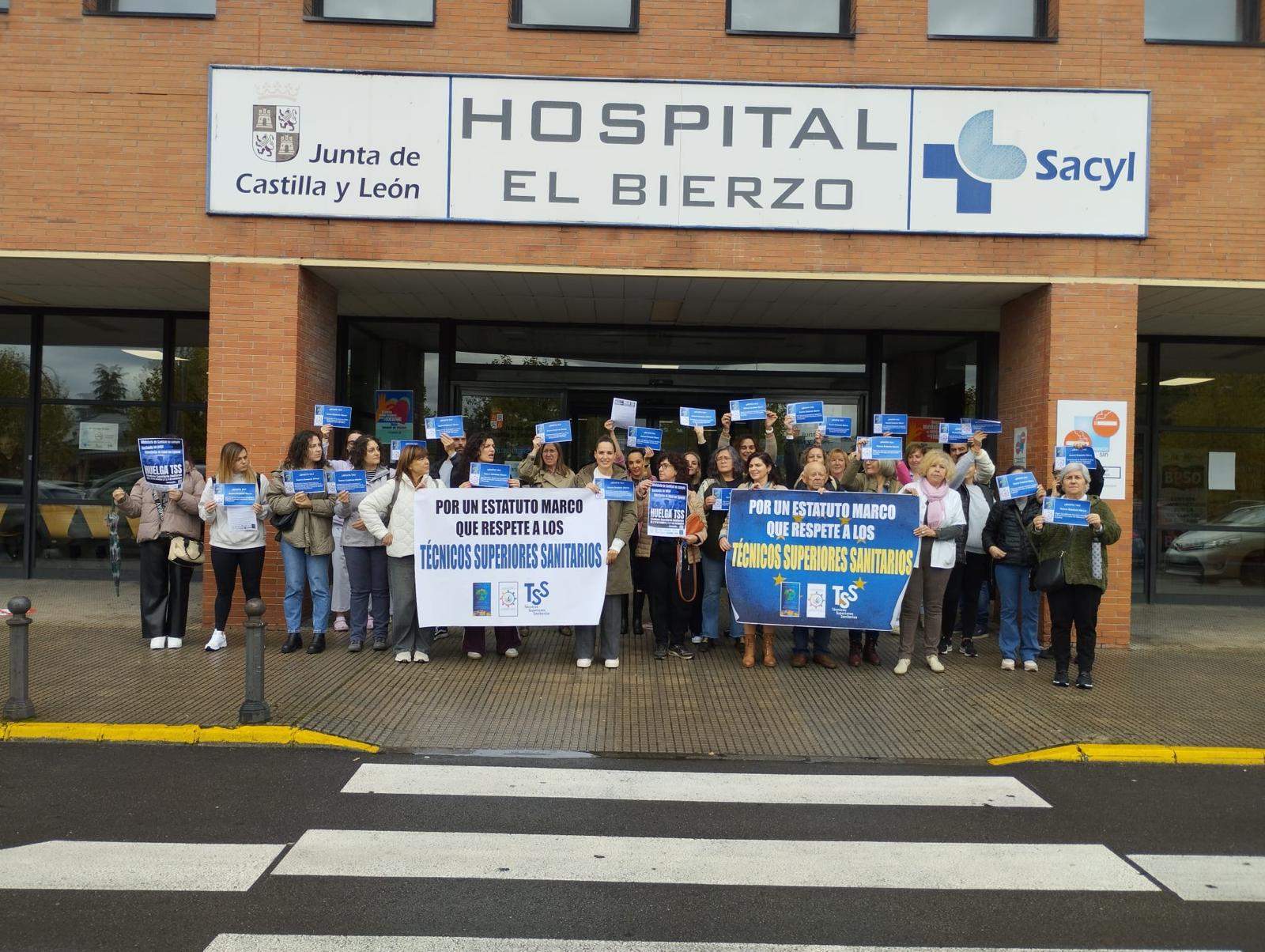 Los Técnicos Sanitarios del Bierzo en huelga por la reforma del Estatuto Marco(2) Los Técnicos Sanitarios del Bierzo en huelga por la reforma del Estatuto Marco(2)