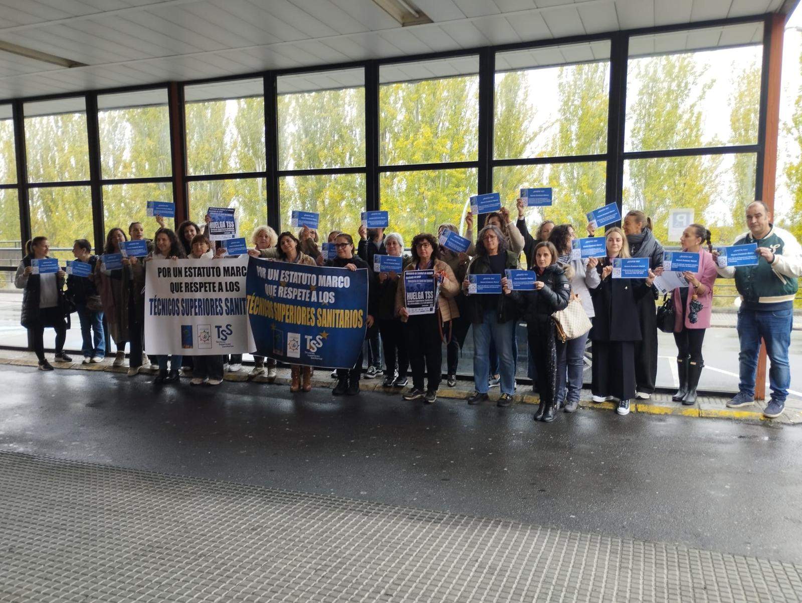 Los Técnicos Sanitarios del Bierzo en huelga por la reforma del Estatuto Marco(3) Los Técnicos Sanitarios del Bierzo en huelga por la reforma del Estatuto Marco(3)