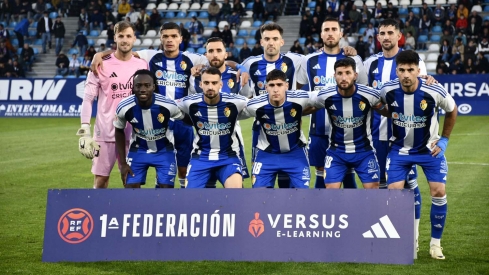 Inicio del partido entre la Ponferradina y el Cacereño (9)