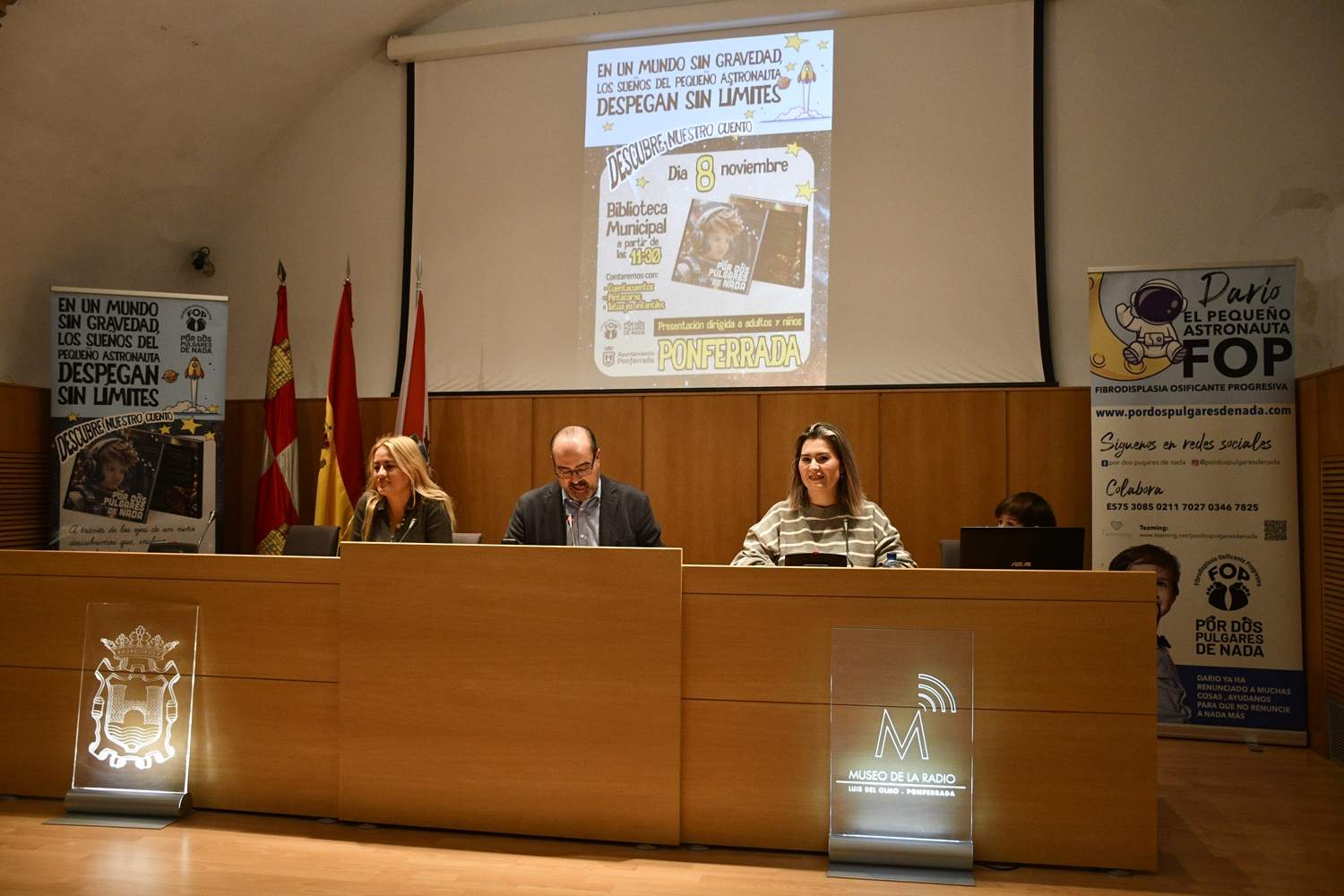 Presentación evento “Por dos pulgares de nada” (10) Presentación evento “Por dos pulgares de nada” (10)