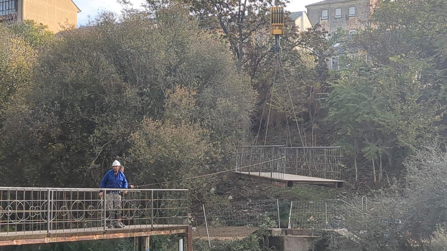 Retirada de la pasarela del río Sil (6)