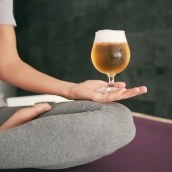 Yoga Beer | imagen adquirida en istock | Autor: Addictive Stock 
