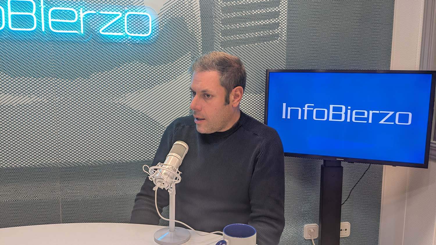 Iván Alonso durante la entrevista Iván Alonso durante la entrevista