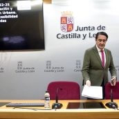Miriam Chacón / ICAL. El consejero de Medio Ambiente, Vivienda y Ordenación del Territorio, Juan Carlos Suárez-Quiñones, presenta la resolución de las ayudas a la accesibilidad de 2024.