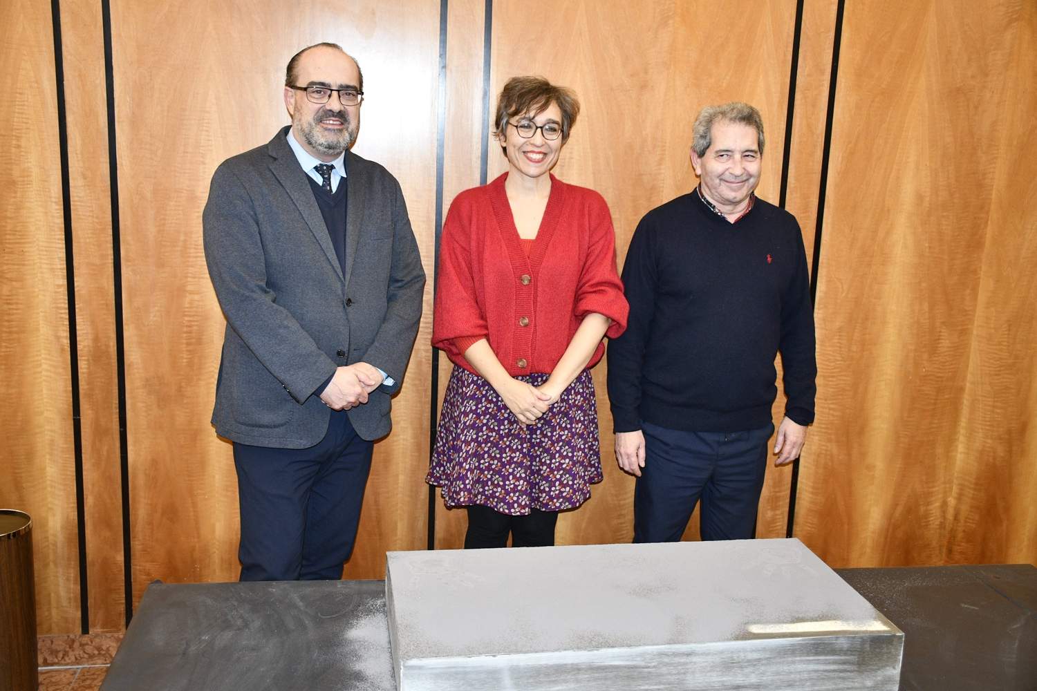 Estampación de huellas de la directora Lucía Miranda (2) Estampación de huellas de la directora Lucía Miranda (2)