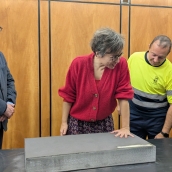 Estampación de huellas de la directora Lucía Miranda junto al alcalde, Marco Morala, y encargado del Servicio de Artes Escénicas, Miguel Ángel Varela. Estampación de huellas de la directora Lucía Miranda junto al alcalde, Marco Morala, y encargado del Servicio de Artes Escénicas, Miguel Ángel Varela.