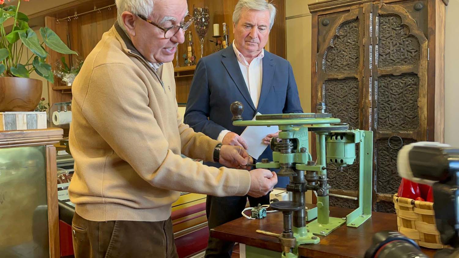 La primera máquina que mecanizó la industria del pimiento en El Bierzo (8)