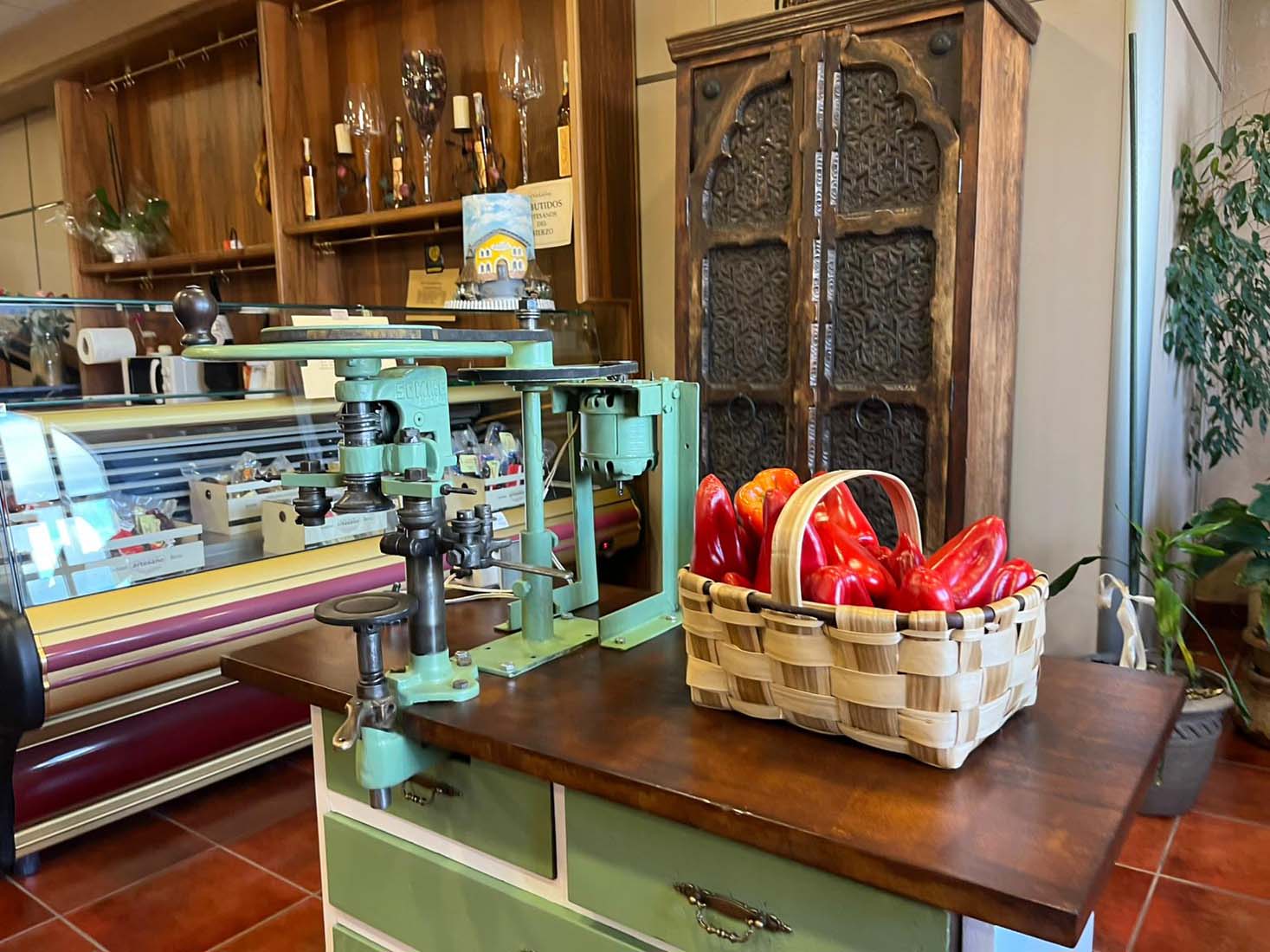 La primera máquina que mecanizó la industria del pimiento en El Bierzo (10)