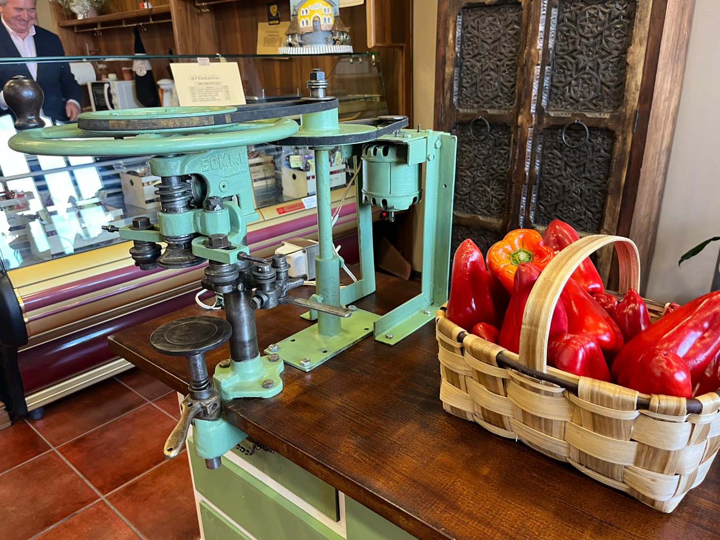 La primera máquina que mecanizó la industria del pimiento en El Bierzo (1)