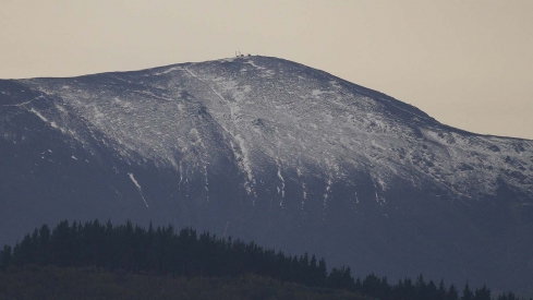 César Sánchez ICAL. Primeros copos de nieve en el alto de El Morredero en Ponferrada
