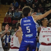 Derbi entre la Cultural y el Baloncesto Ponferrada 