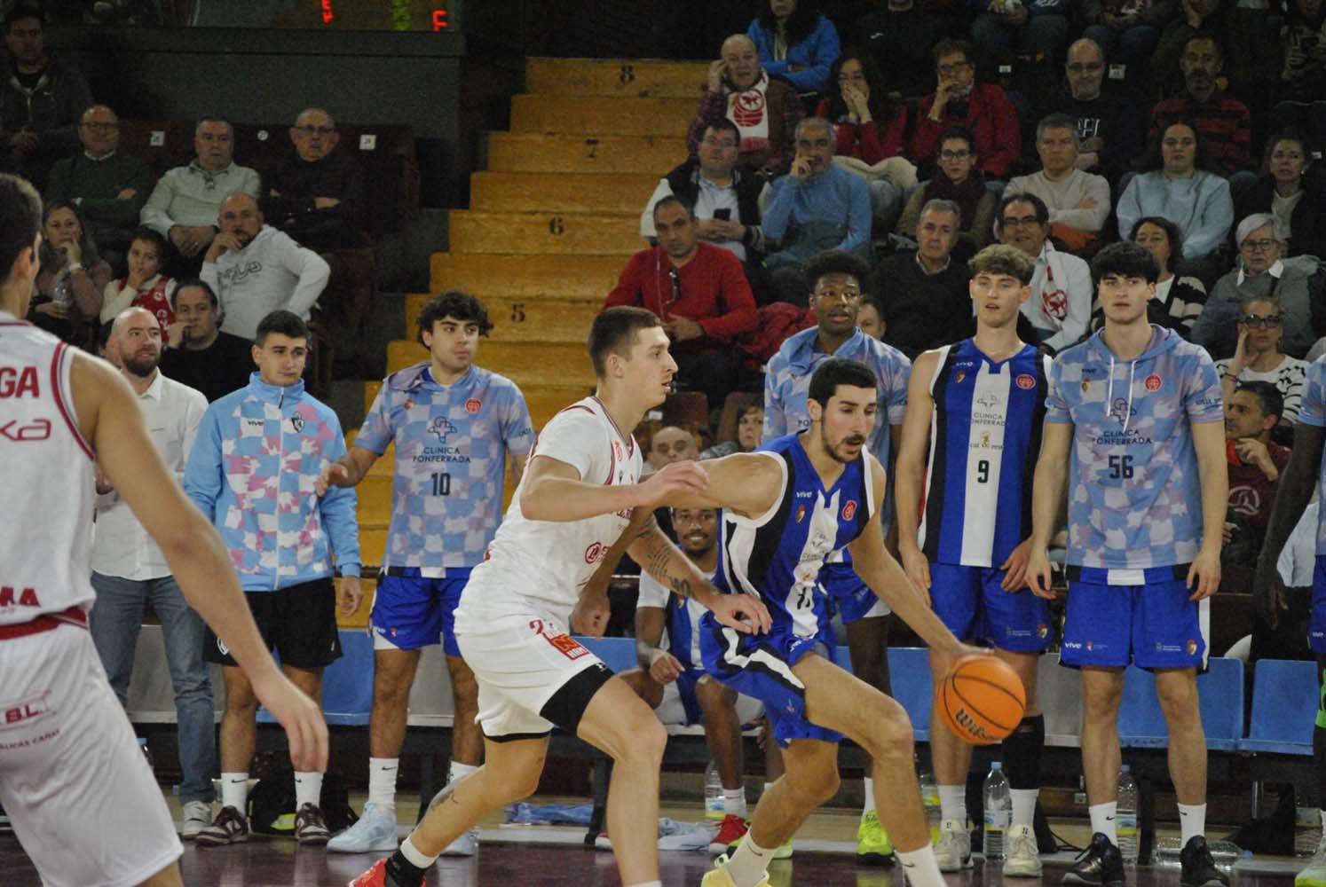 Derbi entre la Cultural y el Baloncesto Ponferrada (3) Derbi entre la Cultural y el Baloncesto Ponferrada (3)