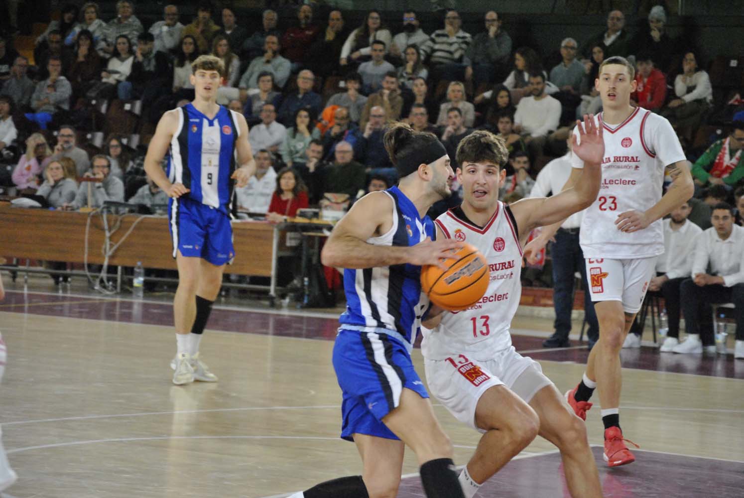 Derbi entre la Cultural y el Baloncesto Ponferrada (5) Derbi entre la Cultural y el Baloncesto Ponferrada (5)