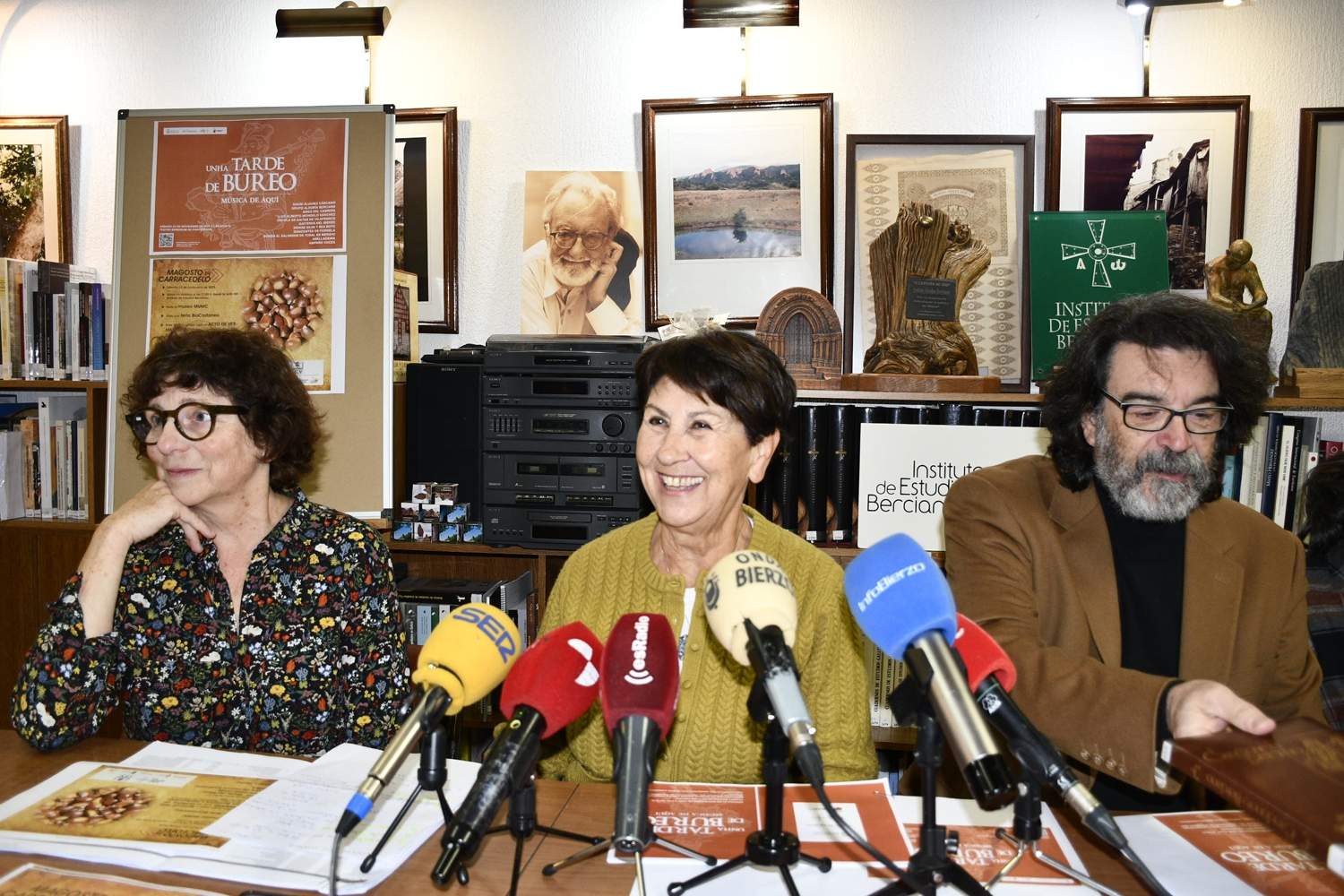 La gestora del Instituto de Estudios Bercianos con Mar Palacio al frente La gestora del Instituto de Estudios Bercianos con Mar Palacio al frente
