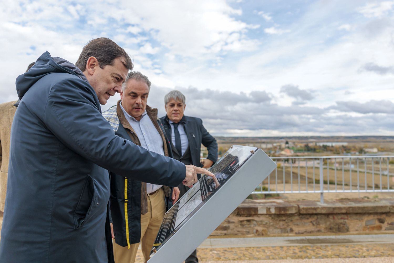 Visita del presidente de la Junta, Alfonso Fernández Mañueco, a la muralla romana de Astorga Visita del presidente de la Junta, Alfonso Fernández Mañueco, a la muralla romana de Astorga