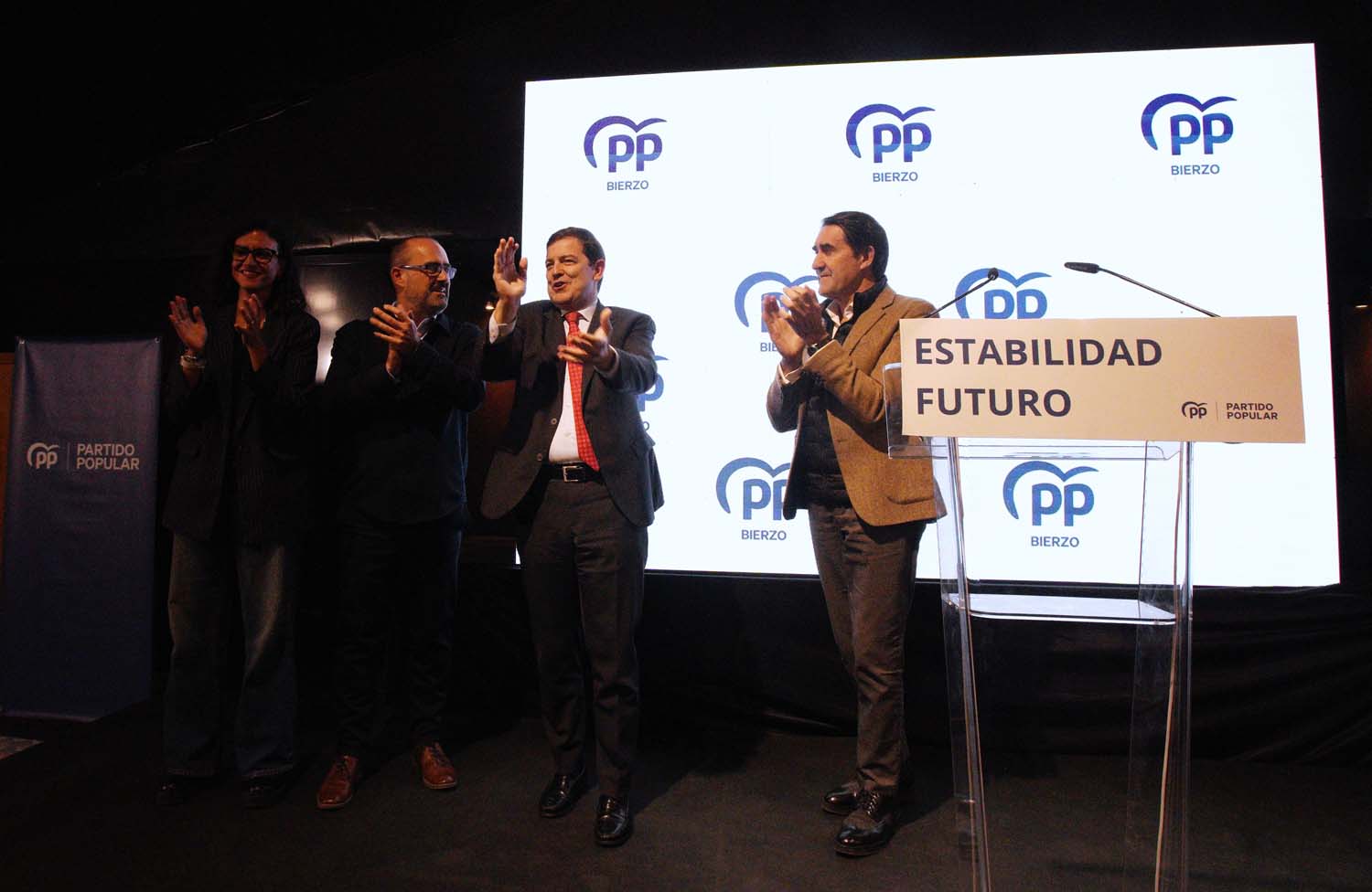 César Sánchez ICAL. El presidente del PP de Castilla y León, Alfonso Fernández Mañueco, durante la clausura del acto con alcaldes y portavoces de la formación ‘popular’ en El Bierzo (2) César Sánchez ICAL. El presidente del PP de Castilla y León, Alfonso Fernández Mañueco, durante la clausura del acto con alcaldes y portavoces de la formación ‘popular’ en El Bierzo (2)